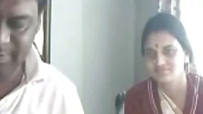 चिंतित आदमी ने चुचियों को झटका सेक्सी मूवी मूवी हिंदी में दिया कि कुतिया उसके पास टीवी से बाहर आ गई