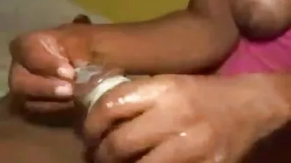 और सेक्सी मूवी हिंदी में वीडियो बिस्तर में एक हिंसक झुनझुनी के बाद, कुतिया को शरीर में मोटी सह की धाराओं को धोने के लिए पूल में छप करने के लिए छोड़ा जा सकता है