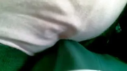 एक हिंदी सेक्सी मूवी वीडियो में चिंताजनक छात्र के साथ दो कामुक sluts बकवास