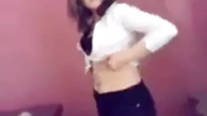 दो सुंदर कॉलेज सेक्सी मूवी बीपी वीडियो की लड़कियों को एक आदमी चूसना