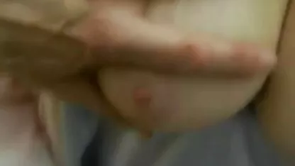 69 की स्थिति हिंदी एचडी सेक्सी मूवी सहित जननांगों को चाटने के बाद, लाल बालों वाली सुंदरता एक बड़ा डिक बैठती है और इसे सवारना शुरू कर देती है