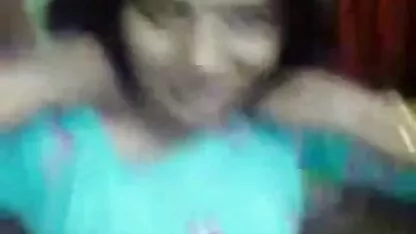 एक सुंदर जापानी लड़की, आसानी से अपने बड़े लोचदार स्तन के साथ एक गर्म आदमी को बहकाती है, एक गर्म blowjob के साथ पहले से ही बेहद उत्साहित दोस्त को गर्म करती सेक्सी पिक्चर हिंदी फुल मूवी है, जिसके बाद वह खुद को ठीक से निचोड़ने की अनुमति देती है