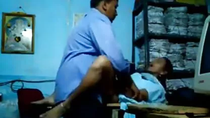 घुंघराले सेक्सी मूवी पिक्चर हिंदी में बेब एक वसा मुर्गा चूसना और सह निगल करने के लिए प्यार करता है