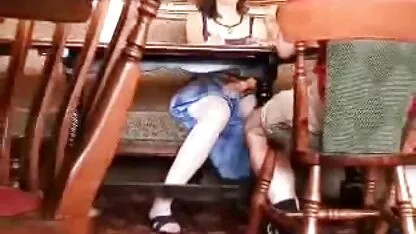 टैटू में गोरा गुदा बॉलीवुड सेक्सी हिंदी मूवी में एक निगा के साथ fucks