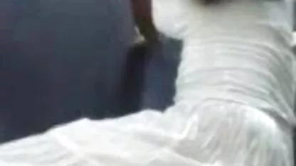 कामुक श्यामला उसके हिंदी सेक्सी वीडियो मूवी मुंह में एक मोटी डिक डालने की कोशिश करती है