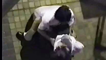 दोस्त रसोई में अपने युवा पड़ोसी को चोदता है और हिंदी सेक्सी मूवी वीडियो कैमरे पर सब कुछ शूट करता है