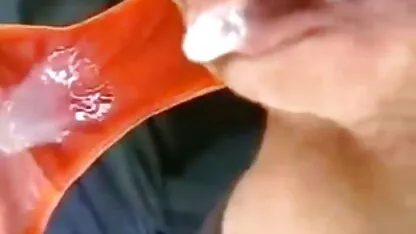 गुदा, युवा फूहड़ उसके फुल सेक्सी मूवी हिंदी में प्रेमी के लिए एक अच्छा blowjob बनाता है
